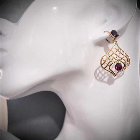 Pyrope Garnet with Amethyst Vermeil Earrings - Picture 4 of 11